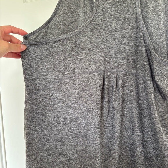 Reebok Gray Racerback Workout Tank Top Size Medium - Picture 6 of 6